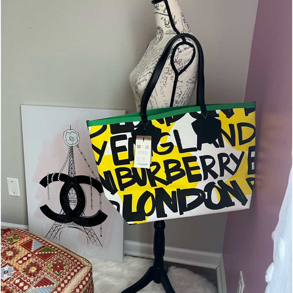 BURBERRY REVERSIBLE TOTE XL